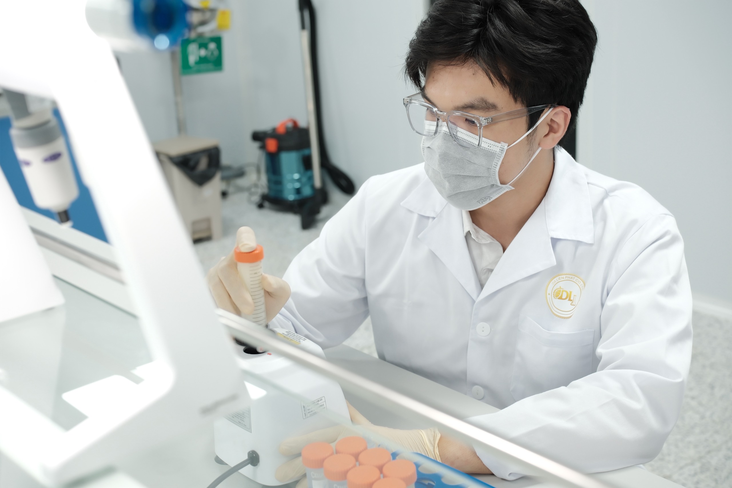 Chuyên gia kiểm nghiệm Đa Liên Phát